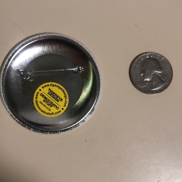 Obama Lapel Pin - Picture 3 of 3